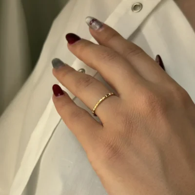 انگشتر مینیمال طرح دار